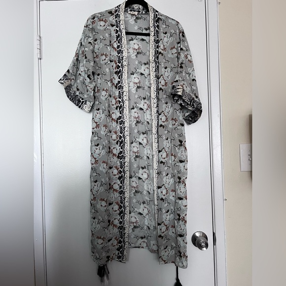 Pol Open Kimono with Tassel Drawstring - Picture 2 of 6